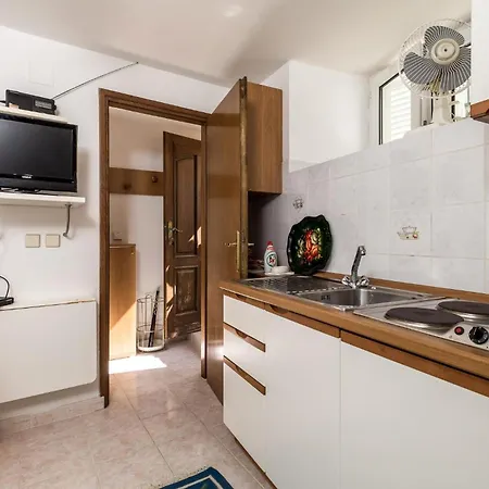 Apartment 1 Bedroom In Veli Losinj