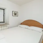 1 Bedroom Awesome In Apartament Veli Lošinj