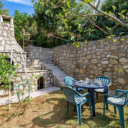 شقة In With Wifi Veli Lošinj